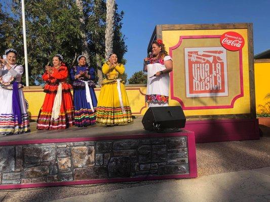 FAPA and Grupo Folklorico Herencia Mexicana at Sea World