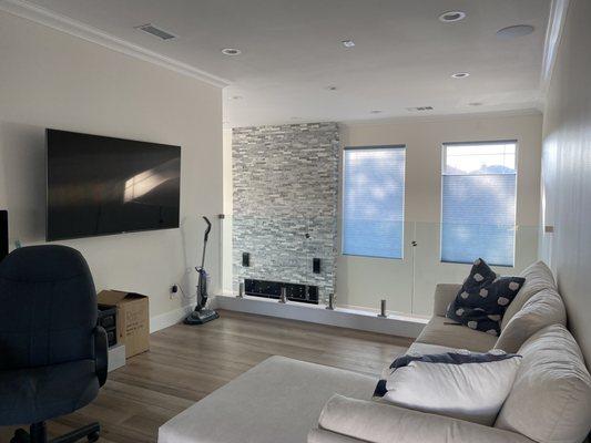 Stone accent partition