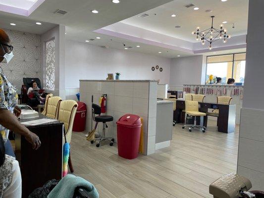 Aivy Nails & Spa