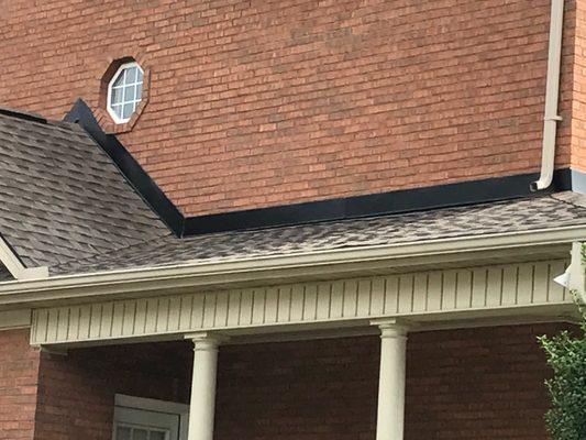 We installed GAF Timberline HD Weathered Wood shingles and custom made counter flashing on this beautiful East Tennessee home.