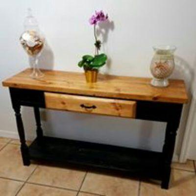 Entry way table