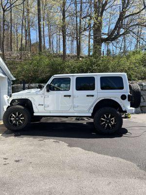 Quick exterior wash on a lifted jeep