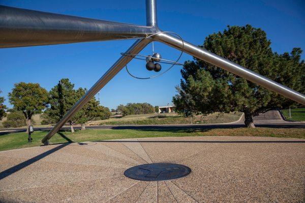 Helium Monument