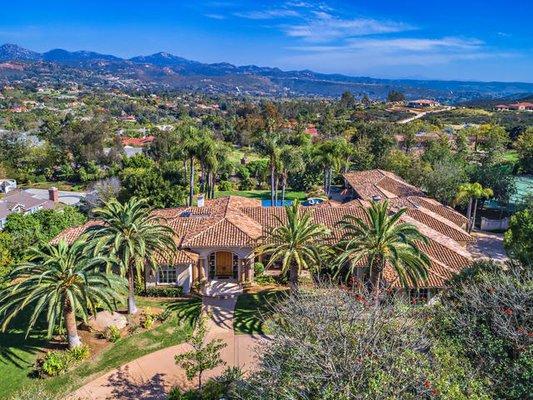 Custom Poway Estate, fabulous 5 bedrooms, 7 baths!