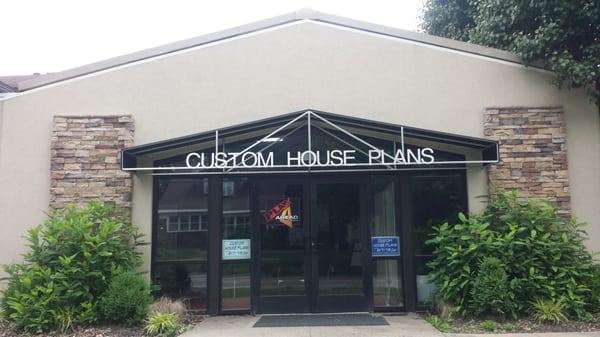 Affordable Custom House Plans by PLAN AHEAD, INC The Building on Tenth. 1008 Tenth Street Jeffersonville, IN 47130