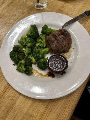 Steak with a side of broccoli