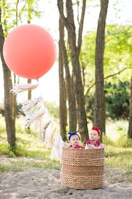 Hot air balloon! These two cuties are adorable in this "hot air balloon".