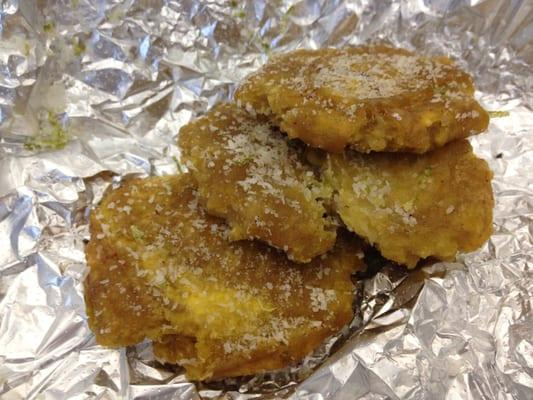 Tostones! (quite good once I brushed a bit of the salt off)