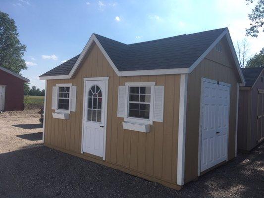 Awesome shed - bad lighting!