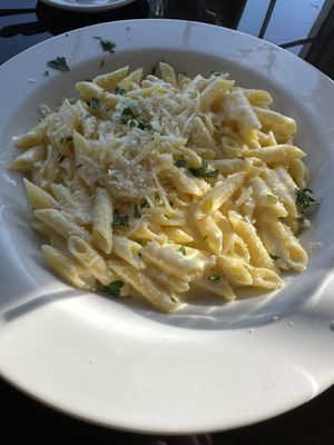 Gluten-free penne Alfredo