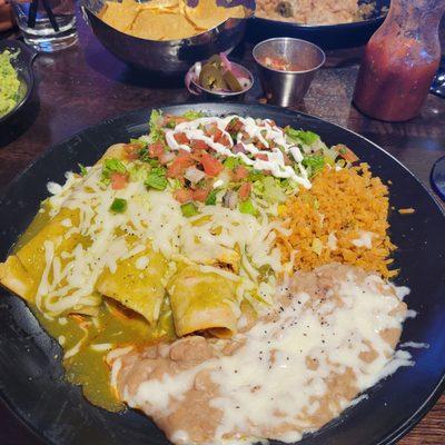 Enchiladas suizzas chicken with green sauce