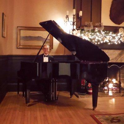 Pianist Kevin Fox playing for a holiday party at the Santa Barbara Club.