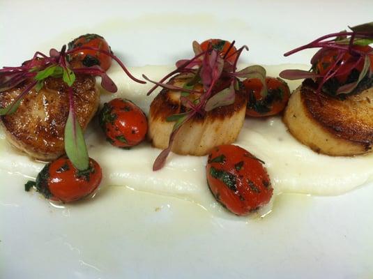 Seared Sea Scallops on a Bed of Chestnut Crab Apple Applesauce