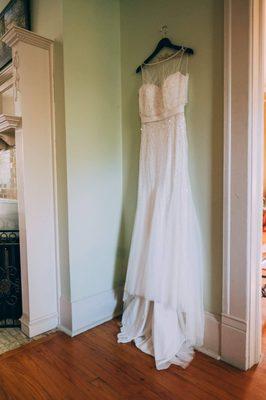 Dear Internet, trying to track down my wedding dress that has gone MIA after it was left a a donation center. Have you seen it?