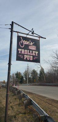 Dawn's Trolley Pub