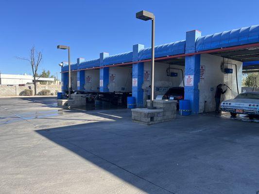 5 token wash or quarter wash bays with hand sprayers