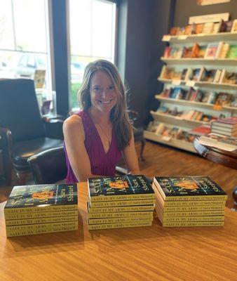 New York Times Bestselling Author of Pretty Little Liars, Sara Shepard on tour for her new book at a Litchfield Books Event