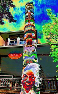 Original Admiral Way Totem Pole