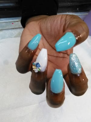 I can't agree with you. I go to Snow nails and Jermaine does and amazing job on my nails.