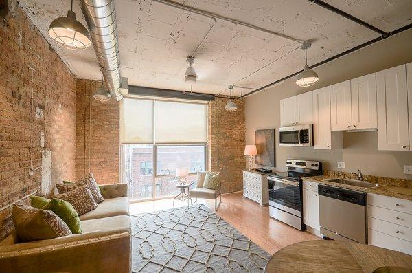 3141 N. Sheffield Loft