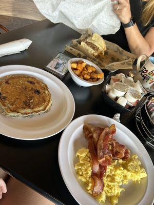 Double play and Boudin Biscuit