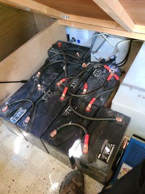 Rv Battery bank install with custom cables