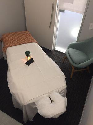 A break room at an office converted to mobile massage for the day!