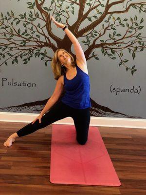 Gate Pose. Pulsation Yoga offers yoga for all levels - no yoga experience needed.