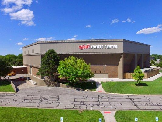 The Tony's Pizza Events Center is located in Salina, ks