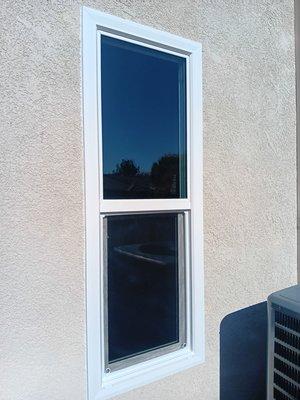 Single hung window