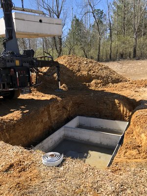 Installing 2000 gal septic tank