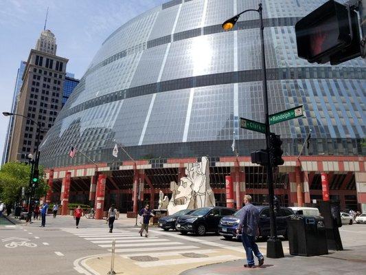 James R Thompson Center