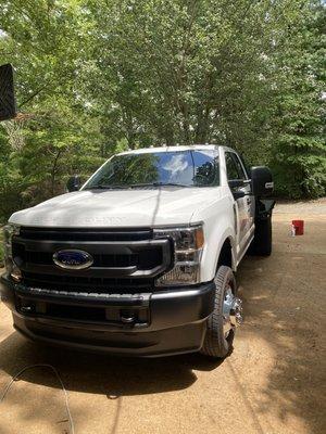 This Ford Super duty came out wonderful, that white paint shines bright!