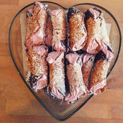 Specialty cannolis