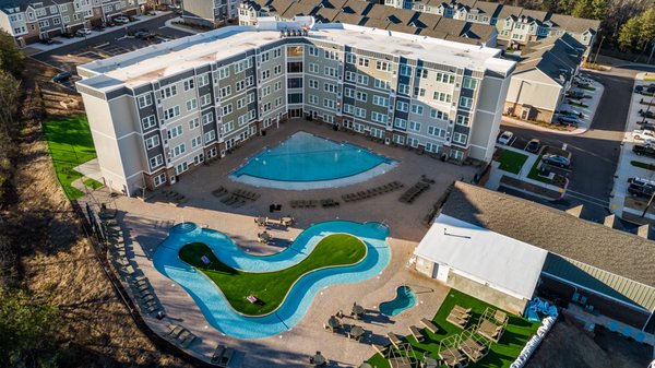 2-bedroom, 2-bathroom mid-rise building. Lazy River, Pool, and Hot tub.