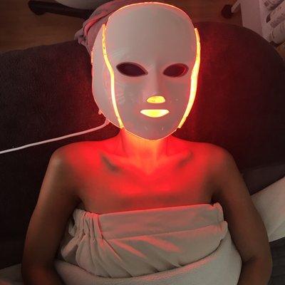 Tried the " Opera Led Light Therapy Facial " for the first time and I loved it