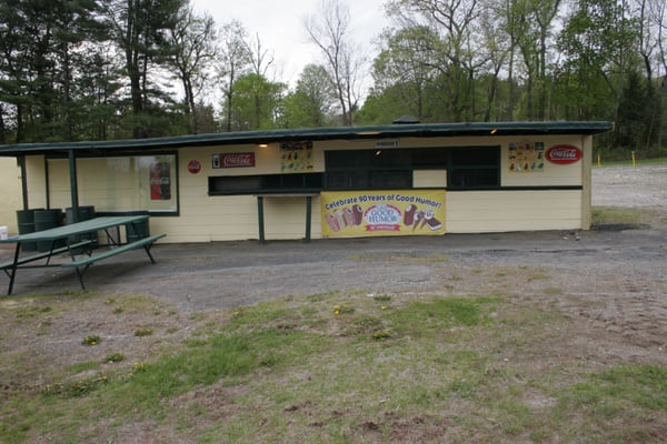 Snack booth at the Pleasant Valley Drive-in. http://www.pleasantvalleydriveinmovies.com