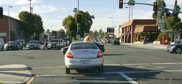 3:58 glenoaks burbank, He is trying to pass red light.