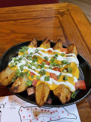 Potatoes with sour cream and cheese