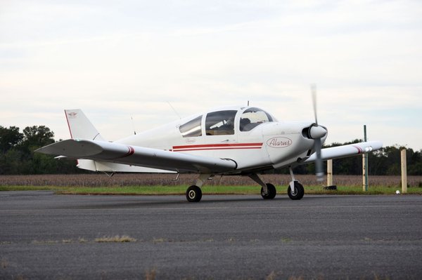 Train for your FAA Private Pilot License (PPL) in a AMD Alarus CH2000.