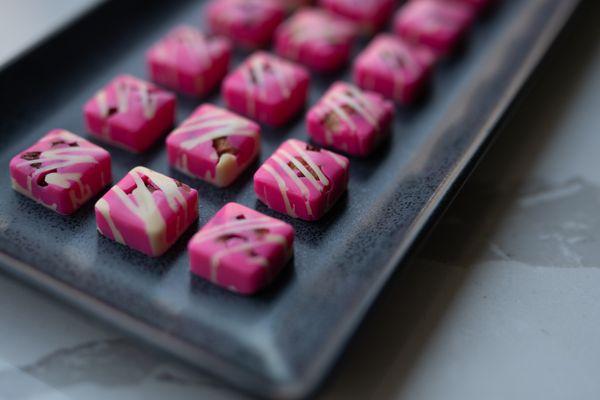 Dehydrated Strawberry Bonbons