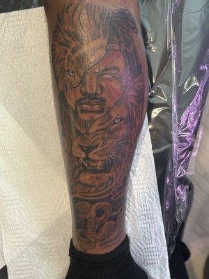 Artist Jewel, lion warrior leg piece