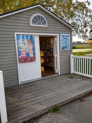 Yates Community Library