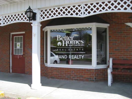 Marilyn Malave / Better Homes & Gardens Rand Realty