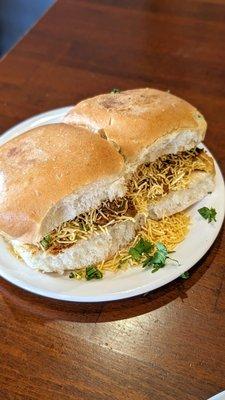 Kutchi Dabeli | Instagram: @telephonesmoothie