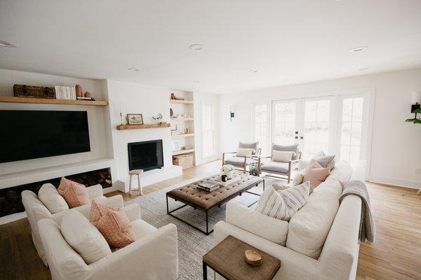 Entire main floor remodel.  Kitchen, dining room and mudroom room reconfigured and designed.