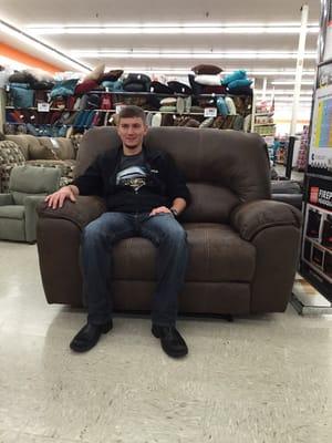 Large recliners for... Large.... People?