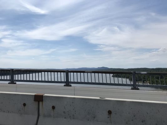 Kingston-Rhinecliff Bridge