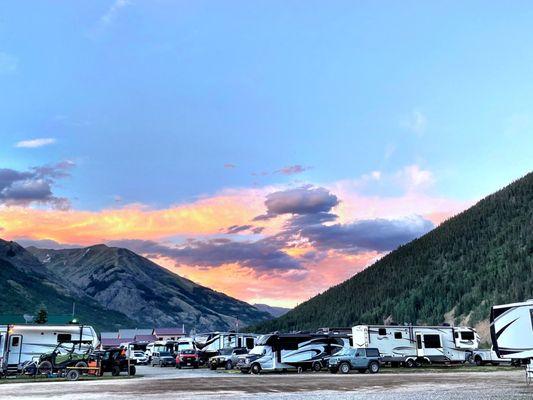 Red Mountain Motel & RV Park