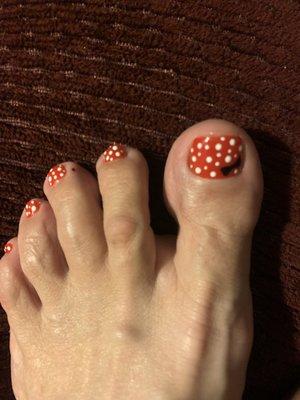 Minnie Mouse nails by Susan